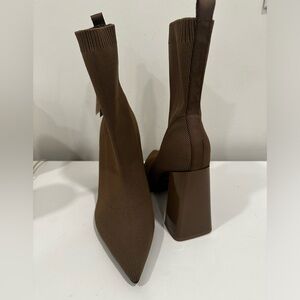 Zara NWT NEVER WORN booties size 6